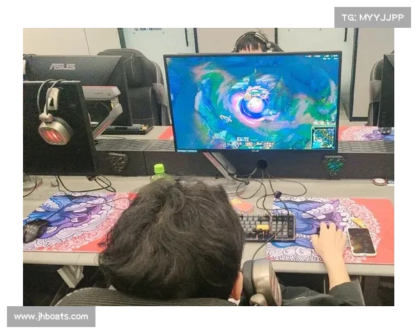 指尖舞动：探索网络时代下虚拟世界与现实生活的无限连接与创新视角