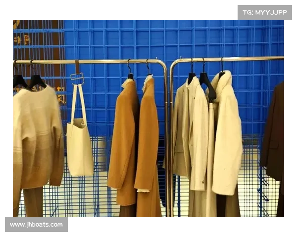 时尚之旅必备克隆装扮推荐打造个性与舒适兼备的完美旅行造型